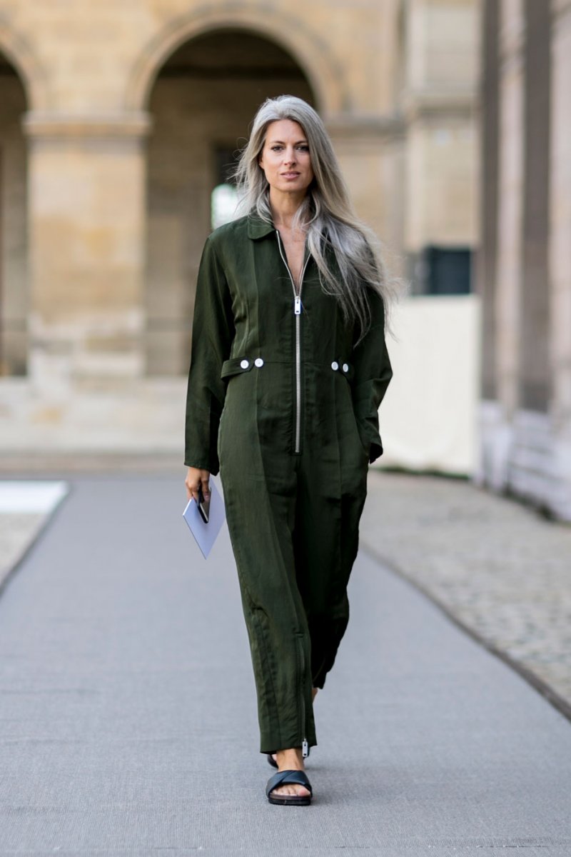 دولتشي أند غابانا<br />
<em>من موقع</em> <em>Net-A-Porter </em><br />
&nbsp;