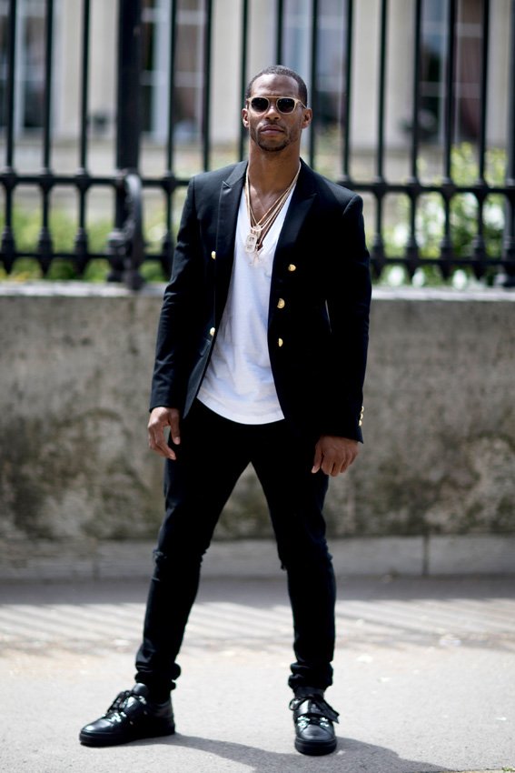 <strong>بوشرون&nbsp;</strong>عقد&nbsp;<span dir=LTR>Quatre Classique</span><br />
&nbsp;