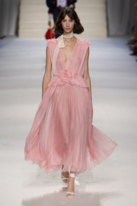 ساندرو<br />
&nbsp;