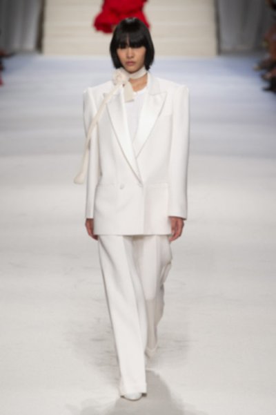 مجموعة ربيع وصيف 2020 للملابس الجاهزة من فيلوسوفي دي لورينزو سيرافيني
