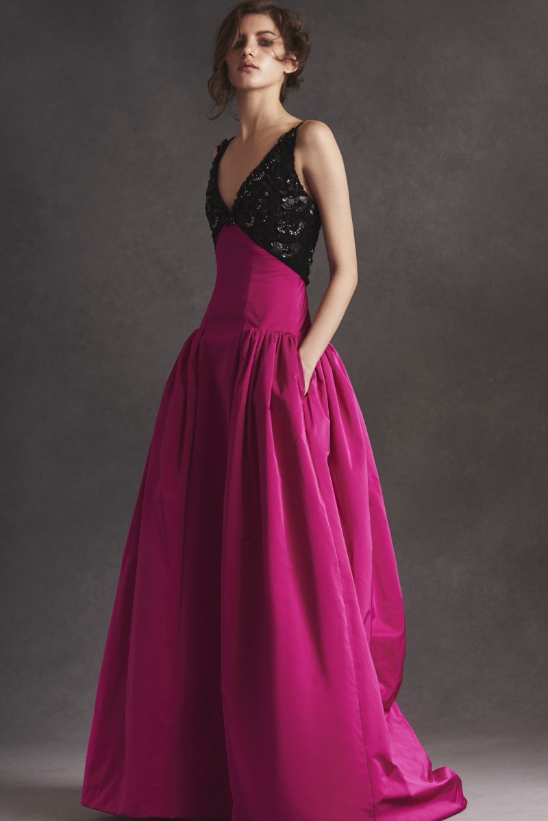 أحذية ذات كعوب ثخينة من شارلوت أوليمبيا<br />
<em>متوفّرة في متجر هارفي نيكولز-دبي</em><br />
&nbsp;<br />
&nbsp;