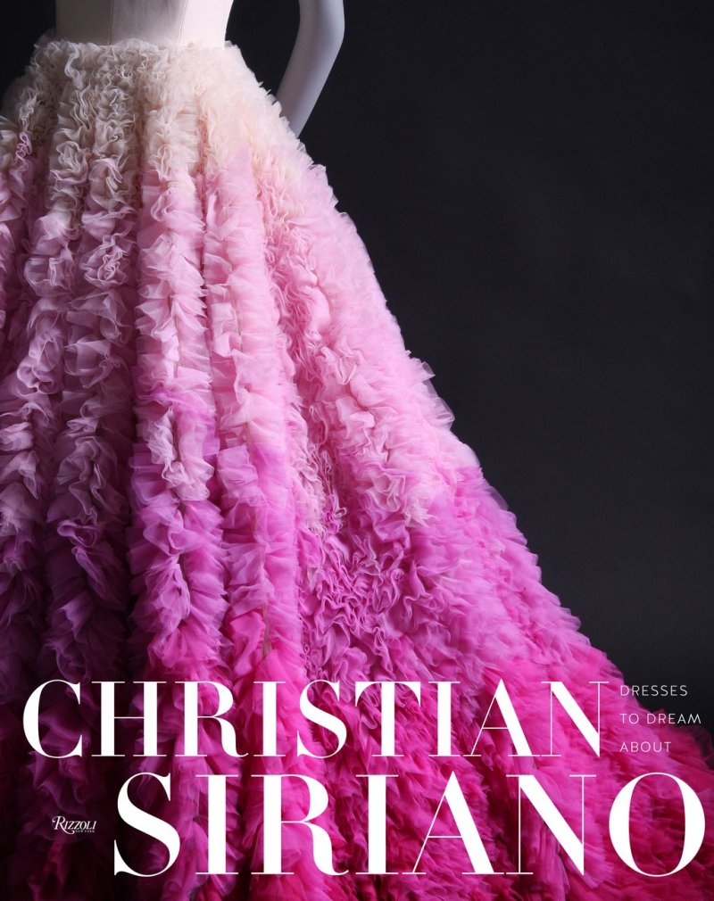كتب مختارة – Dresses to Dream About
