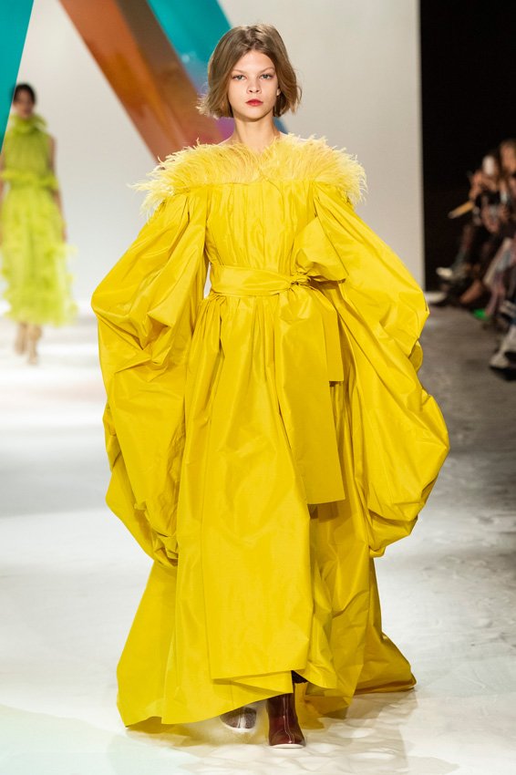 <strong>فيرا وانغ</strong>&nbsp;طقم&nbsp;<span dir=LTR>Tuille</span>