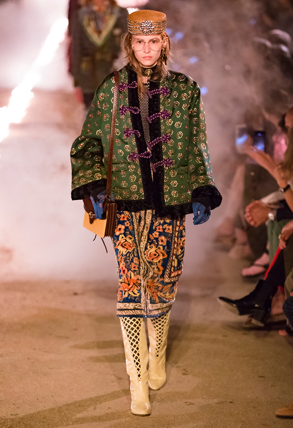 علامة <span dir=LTR>Chlo&eacute; Kids</span><br />
<em>من موقع</em> <em><span dir=LTR>Net-A-Porter</span></em><br />
&nbsp;