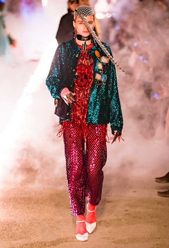 ساعة <span dir=LTR>J12 Edition Noire</span> من شانيل <span dir=LTR>CHANEL</span>