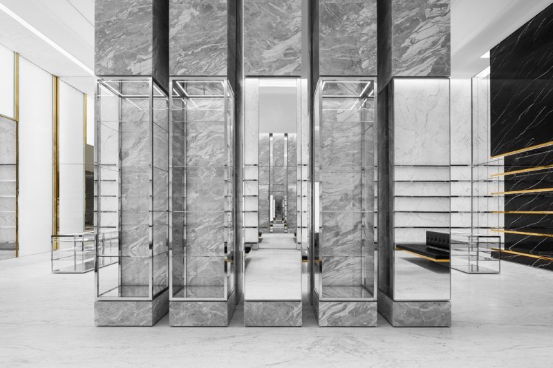 <strong>كريستيان ديور</strong>، عطر <span dir=LTR>Leather Oud</span><br />
&nbsp;