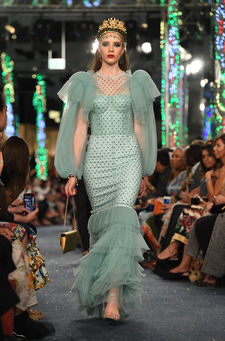 رسم خاتم من مجموعة&nbsp;<span dir=LTR>Exceptional Gemstones</span>&nbsp;مرصّع بماسة "الحرباء"<br />
&nbsp;