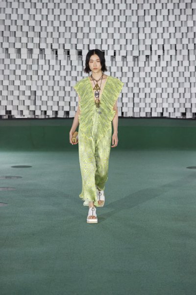 Stella McCartney Spring-Summer 2022 Ready-to-Wear Collection
