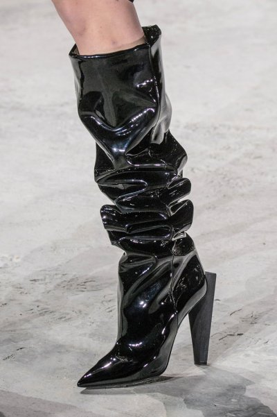 الفينيل هو جلّ ما تحتاجين إليه حاليّاً
