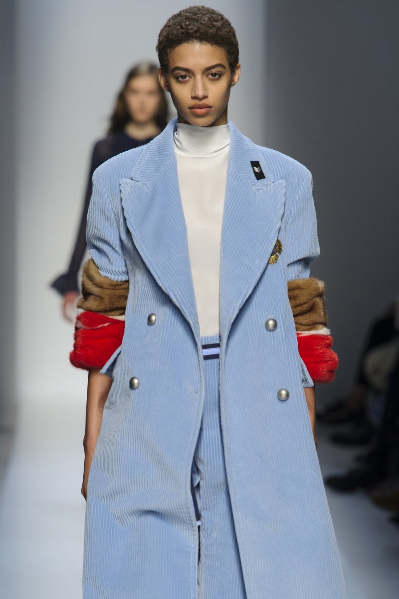 إنّنا نعشق المخمل المضلّع!
