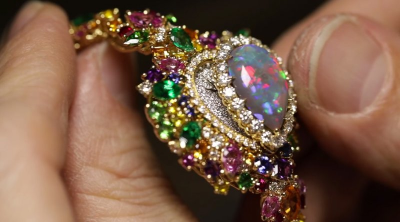 Dior et d’Opales – The Making of Legendary Creations
