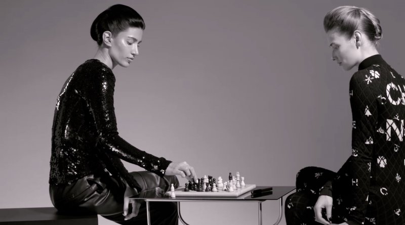 CHANEL X Azyaamode – In the Mood for Some Black and White Charm
