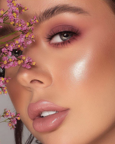 Your Cheeks Would Love a (Fake) Tan
