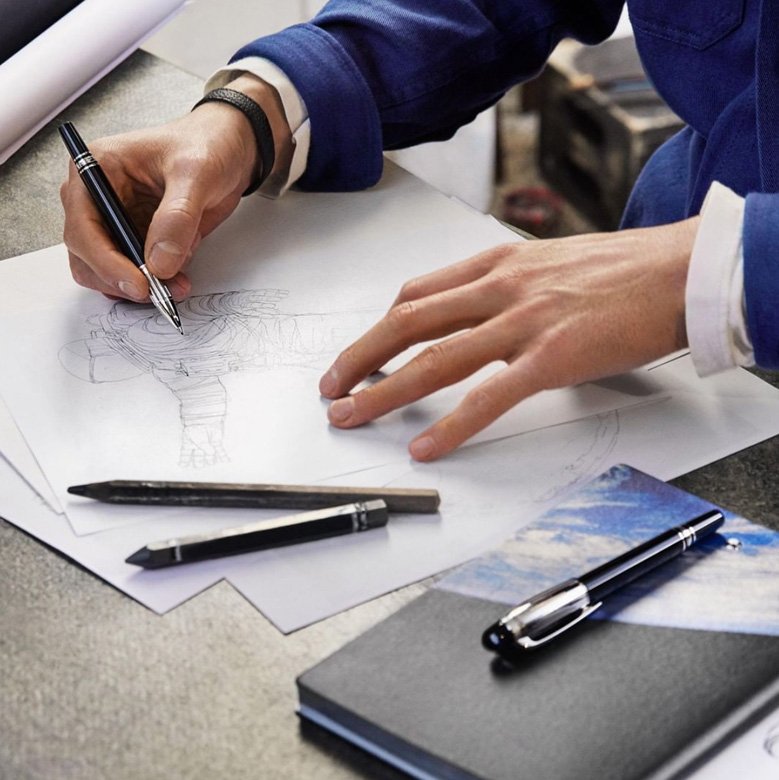 Gadgets Men Would Love to Have in Their Office
