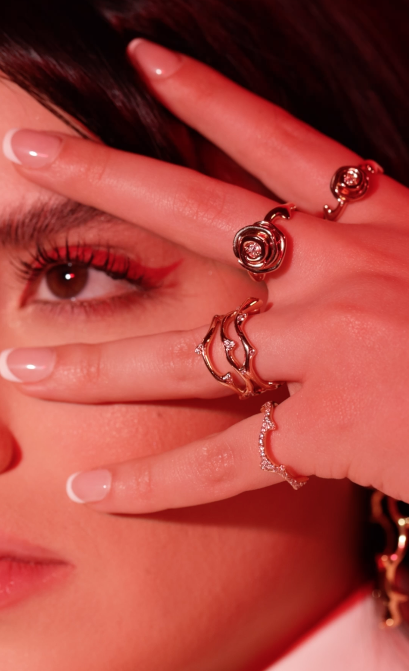 أزياء مود وسينتيا صموئيل وسحر مجوهرات La Rose Dior من ديور 
