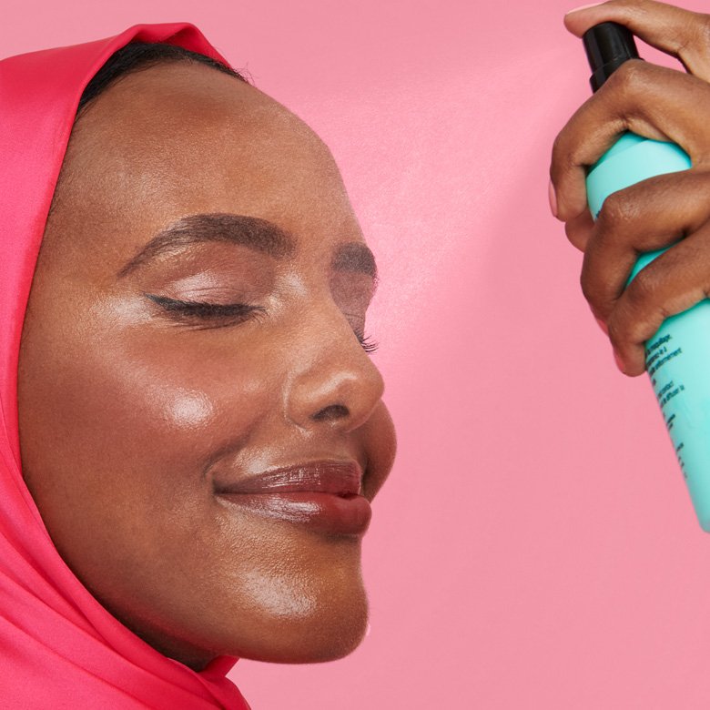 بنفت كوزمتكس تقدّم مثبّت المكياج “The POREfessional: Super Setter”

