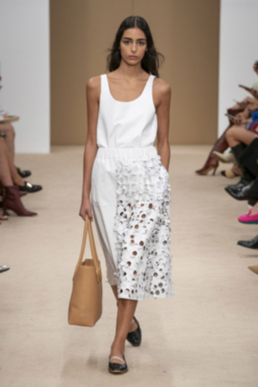 سوار&nbsp;<span dir=LTR>Serpenti Viper</span>&nbsp;المصنوع من الذهب الزهريّ والمرصّع بالألماس<br />
&nbsp;