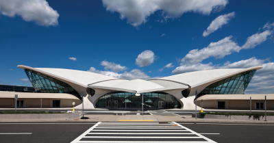 Live Streaming &ndash; Louis Vuitton Cruise 2020 Runway Show
