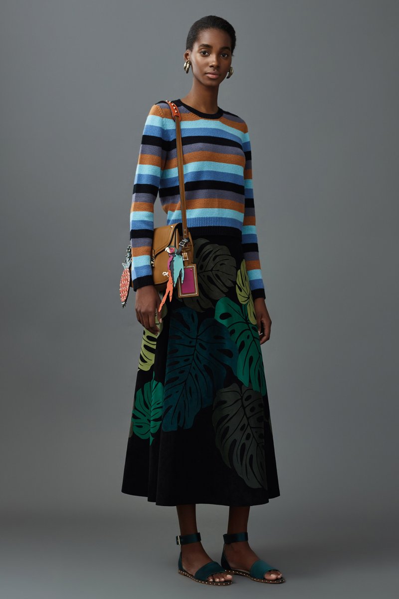 في المول الوحيد المناسب للعائلات أيّ <strong>سيف مول</strong>، يمكن لزوجكِ وأطفالكِ الإنضمام إليكِ في خلال قيامكِ بالتّسوّق. ففي نهاية المطاف، تعتبر النّشاطات العائليّة طريقة مثاليّة ليستمتع الكلّ بوقتهم!<br />
<em>صورة من</em> <em>Youtube.com</em>