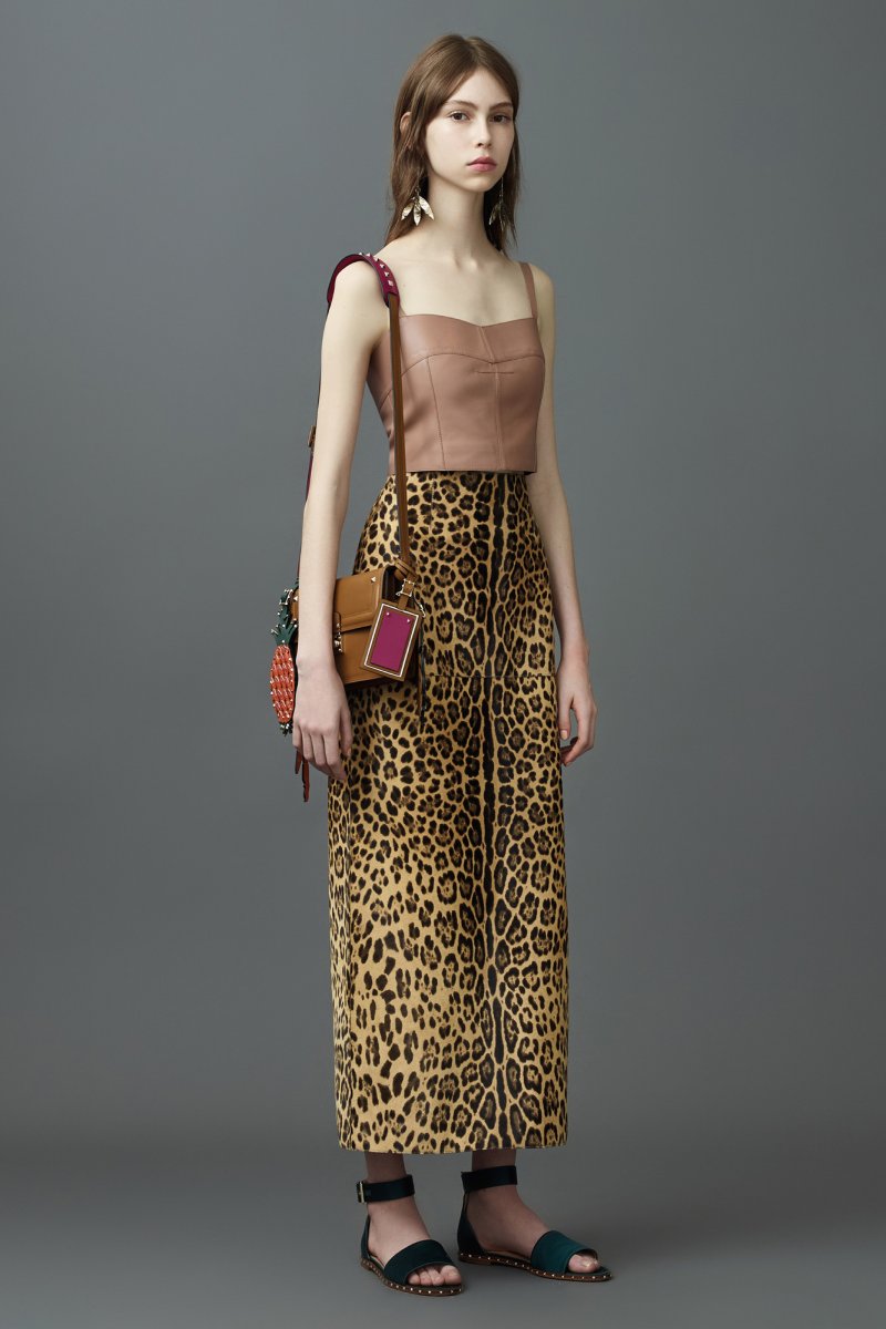 قلادة Macri Giglio<br />
<em>متوفّرة لدى متجر هارفي نيكلز-دبي وبلومينغديلز دبي</em><br />
&nbsp;