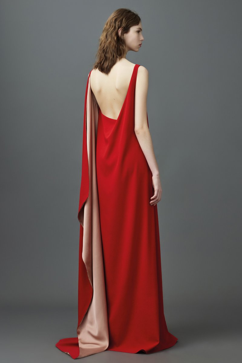 أقراط Macri Giglio<br />
<em>&nbsp;متوفّرة لدى متجر هارفي نيكلز-دبي وبلومينغديلز دبي</em><br />
&nbsp;