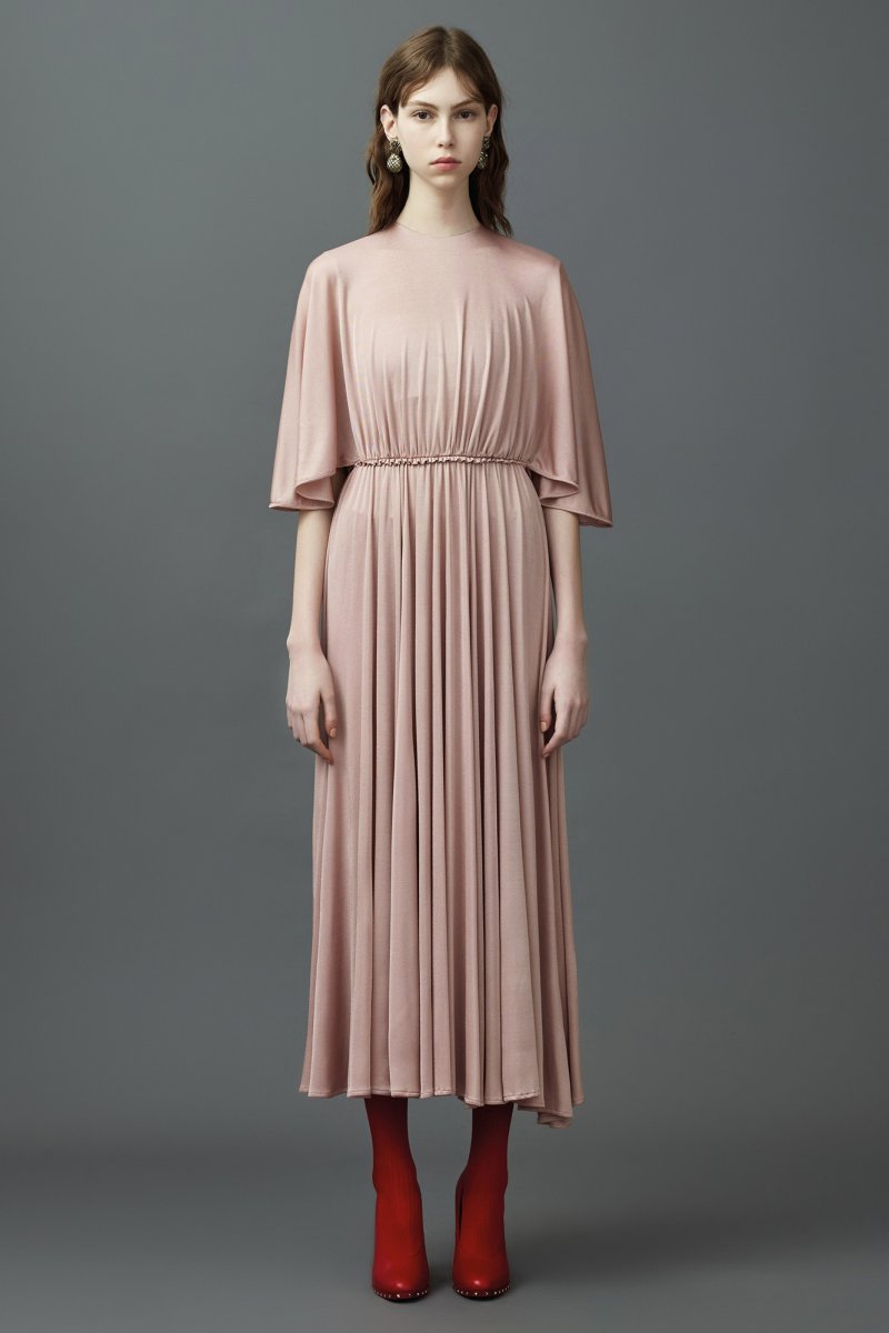 عقد Opera<br />
<em>متوفّر لدى متجر هارفي نيكلز-دبي وبلومينغديلز دبي</em><br />
&nbsp;