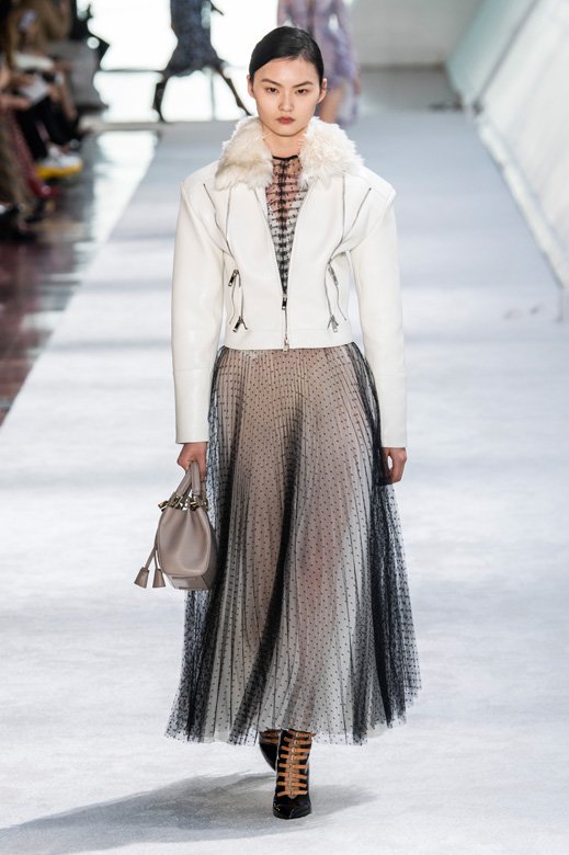 ميو ميو<br />
&nbsp;