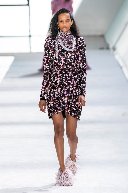 قفّازات من<strong>&nbsp;ميزون مارجييلا</strong><br />
<em>متوفّرة على&nbsp;</em><em><span dir=LTR>Farfetch.com</span></em>