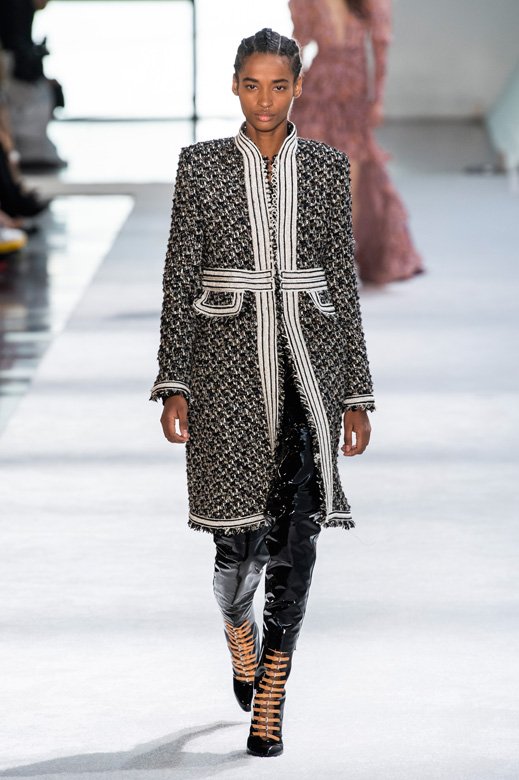 قناع للعيون من&nbsp;<strong>أوليفيا فون هال</strong><br />
&nbsp;