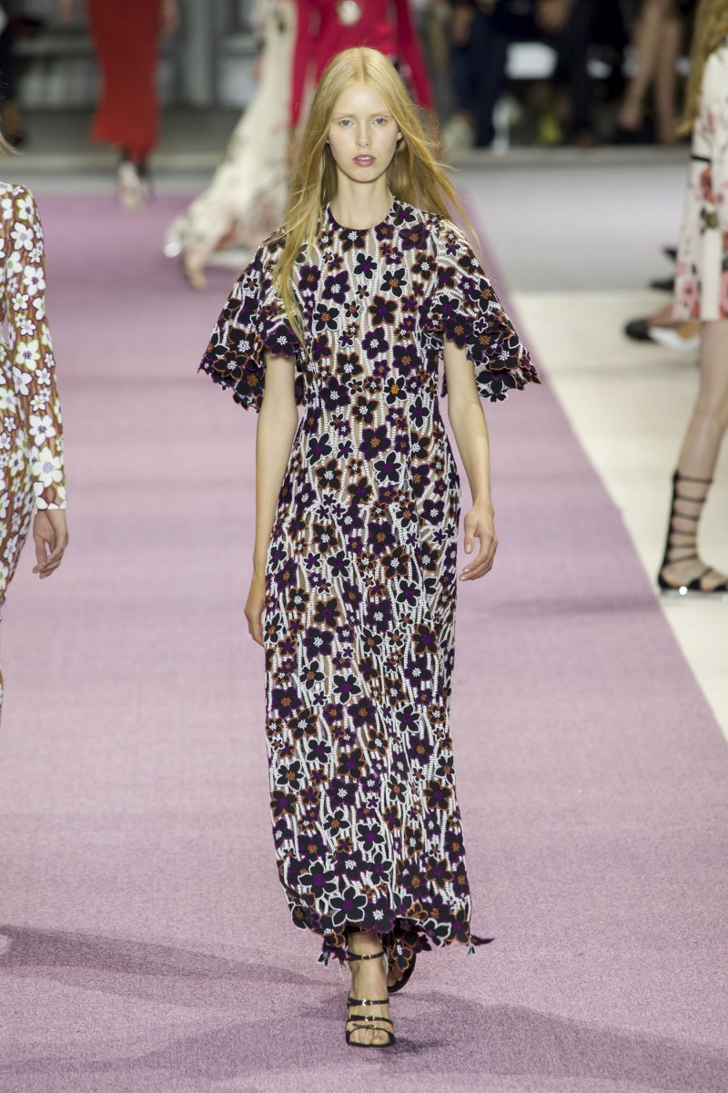 من مجموعة كوتور سكياباريلي<br />
&nbsp;