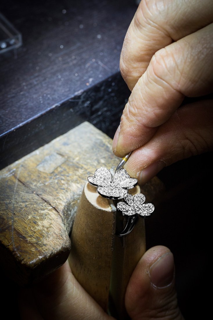Van Cleef & Arpels’ Frivole Gets Festive
