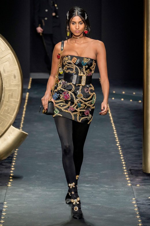 جونيا واتانابي<br />
<em>من موقع&nbsp;</em><em><span dir=LTR>Matches Fashion</span></em>