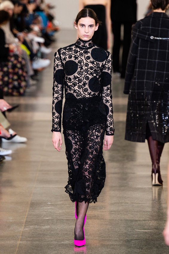 نيلي لوتان<br />
<em>من موقع مودا أوبيراندي</em><br />
&nbsp;