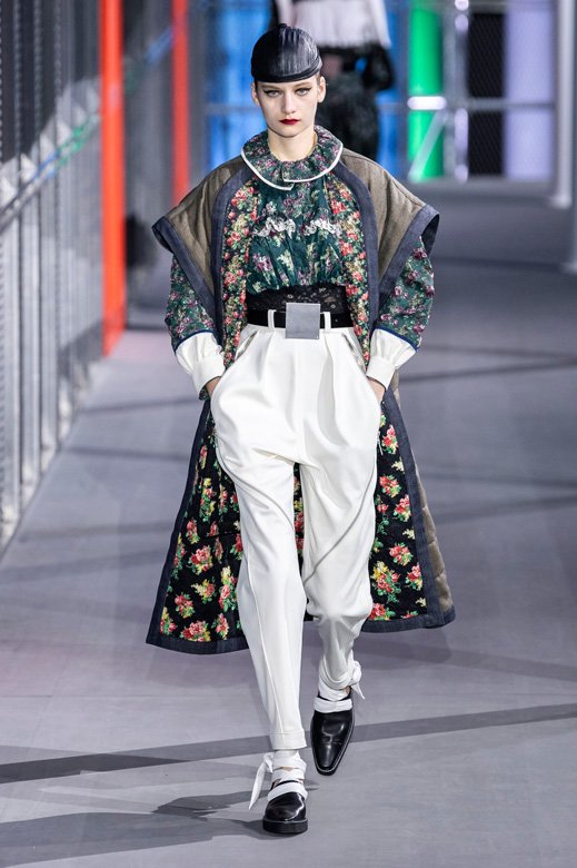 <strong>فان كليف أند آربلز&nbsp;</strong>أقراط&nbsp;<span dir=LTR>Hellebore</span><br />
&nbsp;