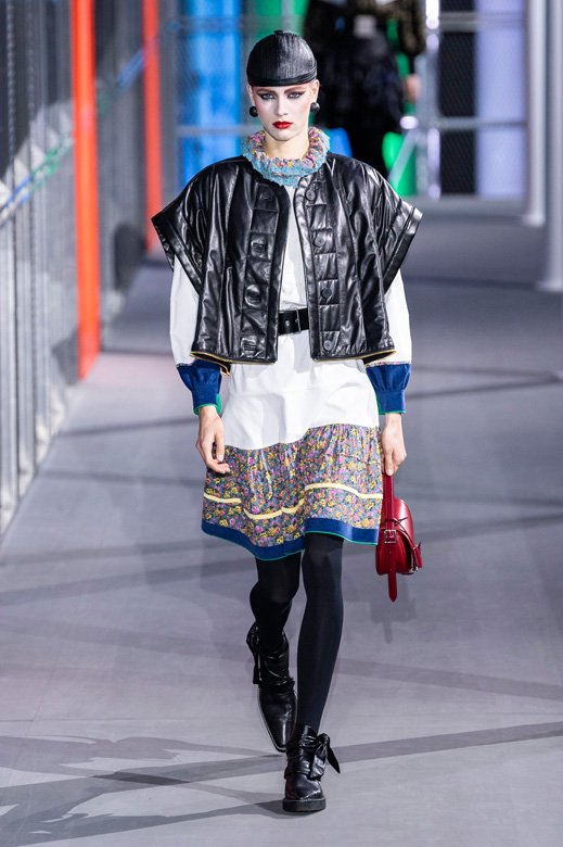 <strong>كارتييه&nbsp;</strong>عقد&nbsp;<span dir=LTR>Love de Cartier</span><br />
&nbsp;