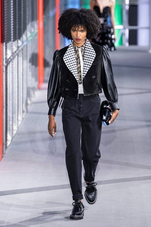 <strong>ديور</strong>&nbsp;رغوة&nbsp;<span dir=LTR>Eau Sauvage</span>&nbsp;للحلاقة<br />
&nbsp;