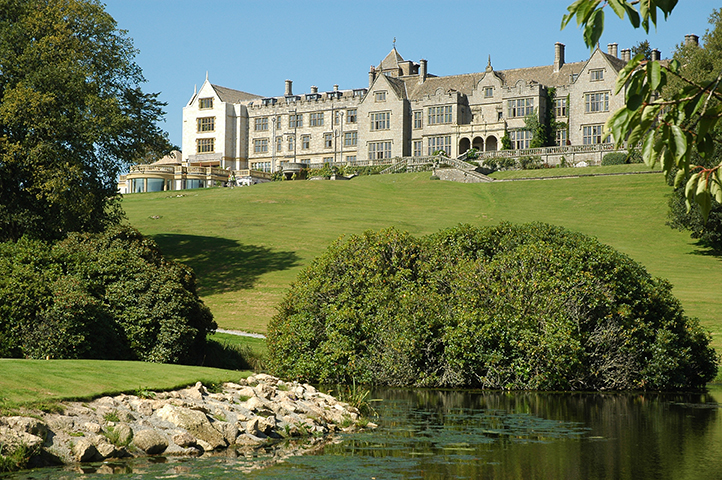 Chic Castle Escape