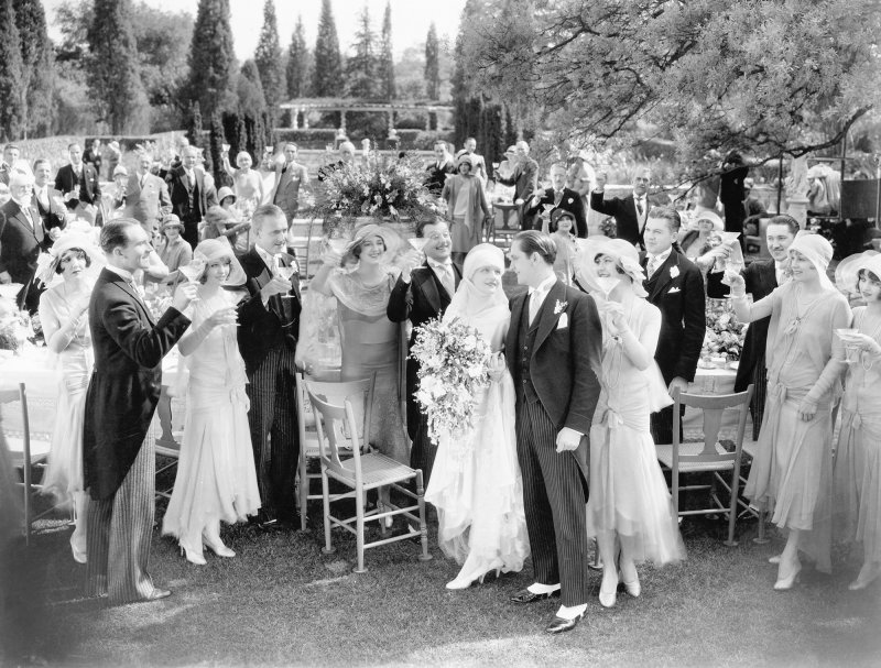 CHARM SCHOOL: Wedding Guest Etiquette