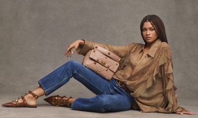 حقيبة Roman Stud، تصميم أيقوني جديد من فالنتينو يكسح دبي