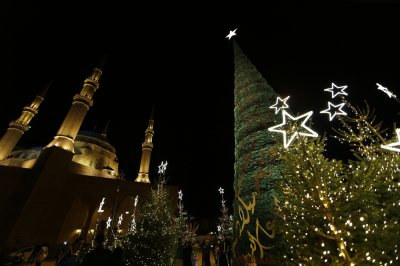 إيلي صعب يحتفل بموسم الأعياد في بيروت
