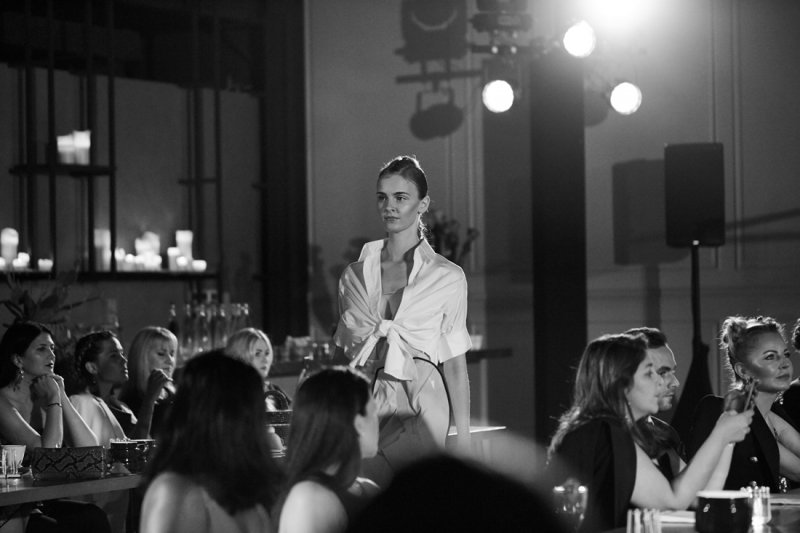 <strong>عليّة</strong> تفتتح أوّل بوتيك لها في الشّرق الأوسط وذلك في قاعة الأزياء في دبي مول بالتّعاون مع مجموعة بوتيك1<br />
&nbsp;