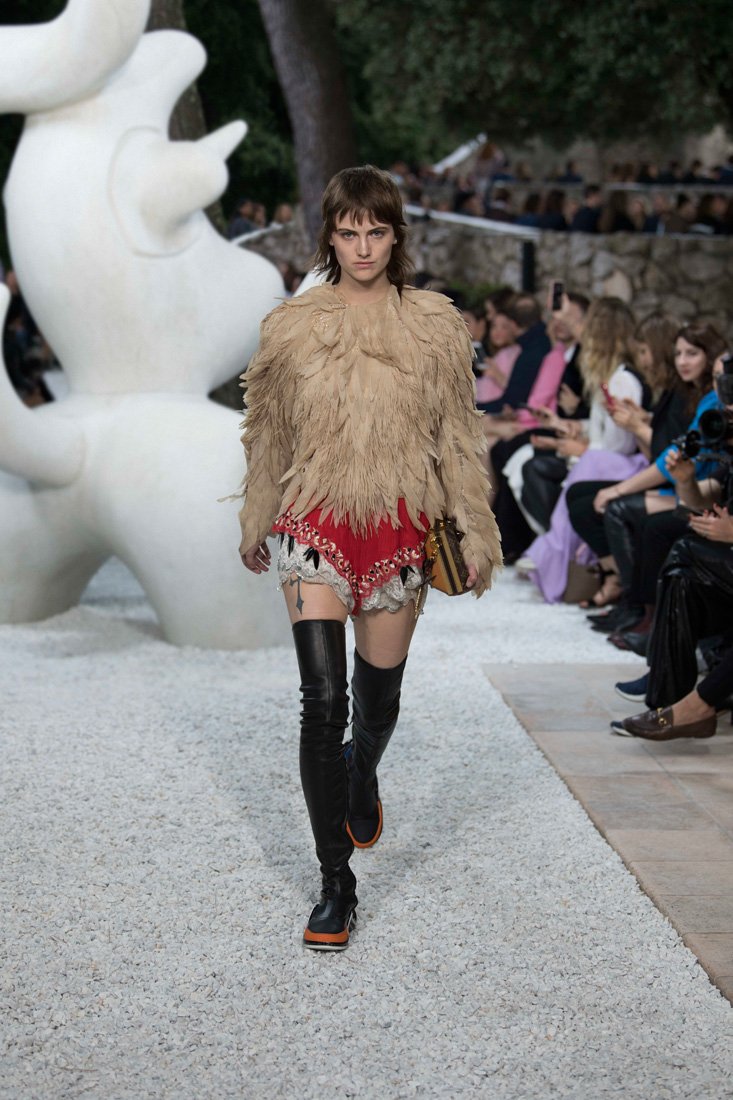 <strong>فان كليف أند آربلز،</strong> مجموعة <span dir=LTR>Treasure of Rubies</span> للمجوهرات الرّاقية، خاتم <span dir=LTR>Zita</span><br />
&nbsp;