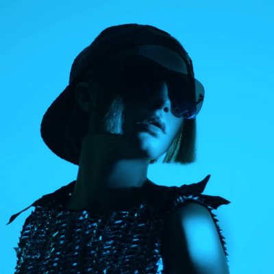 حملة نظّارات شانيل الإعلانيّة الجذّابة لربيع وصيف 2016
