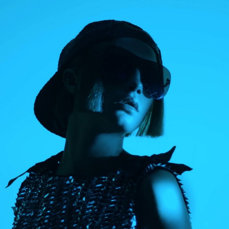 Chanel&rsquo;s Captivating Spring-Summer 2016 Eyewear Campaign
