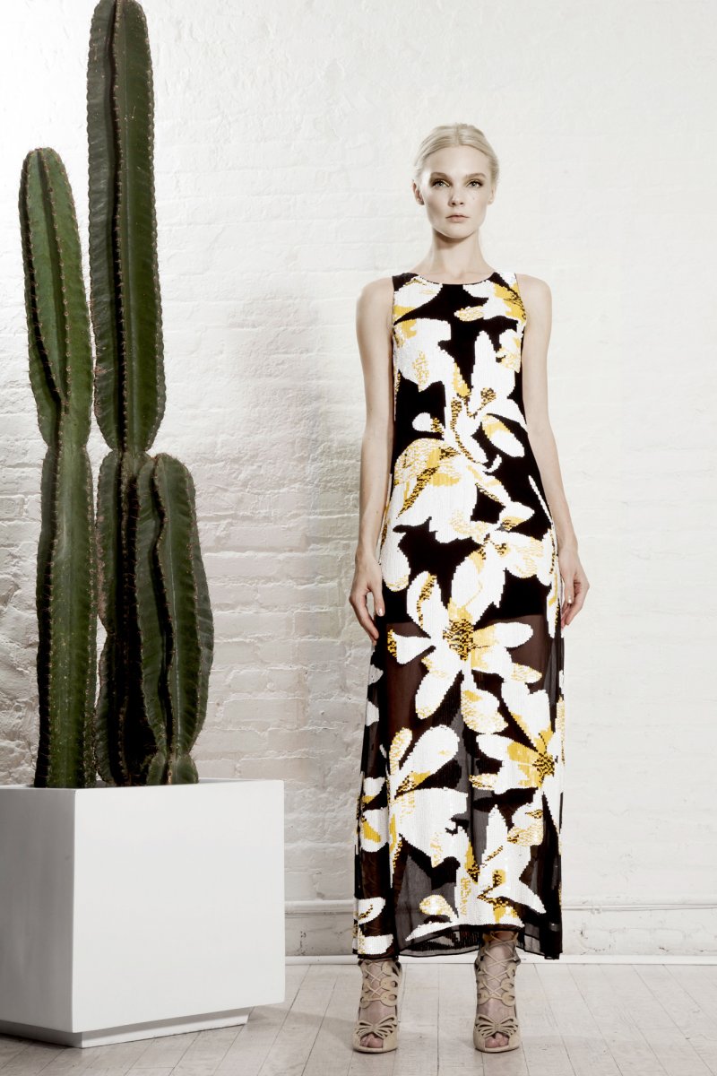 صوفي هولم<br />
<em>من موقع </em><em>Net-A-Porter</em><br />
&nbsp;