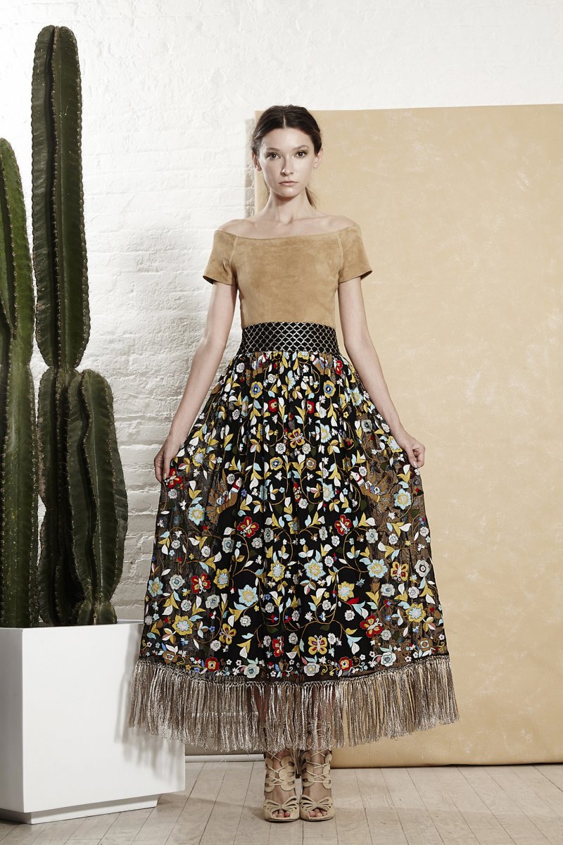 أنيا هيندمارش<br />
<em>من موقع </em><em>Net-A-Porter</em><br />
&nbsp;