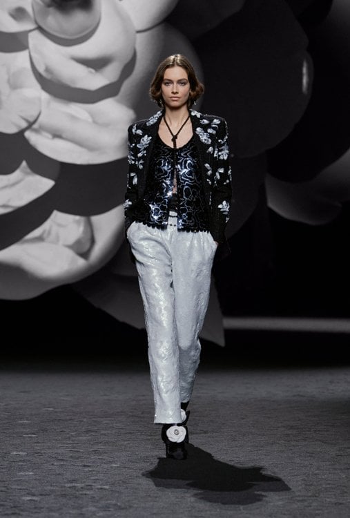 CHANEL Fall/Winter 2023-2024 Ready-to-Wear | Azyaamode
