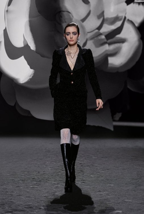 CHANEL Fall/Winter 2023-2024 Ready-to-Wear | Azyaamode