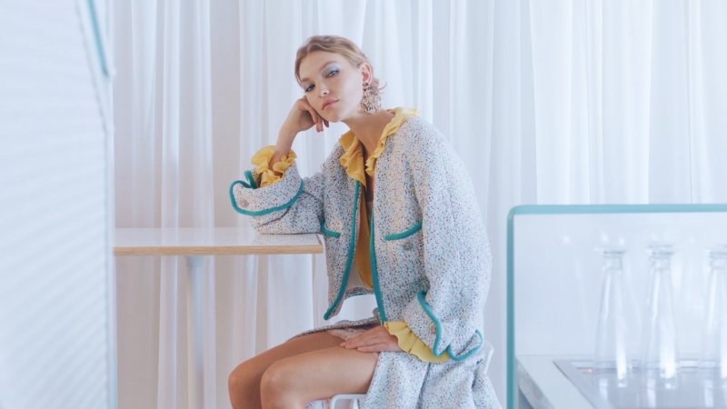 إمرأة شانيل المتّسمة بأنوثة فائقة
