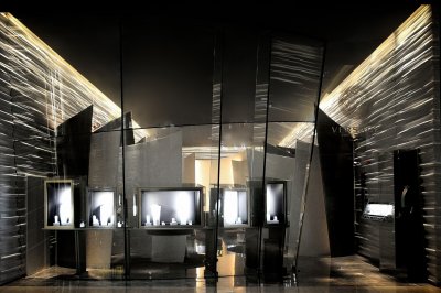 Versace Reveals New Fine Jewelry Boutique Concept at The Dubai Mall